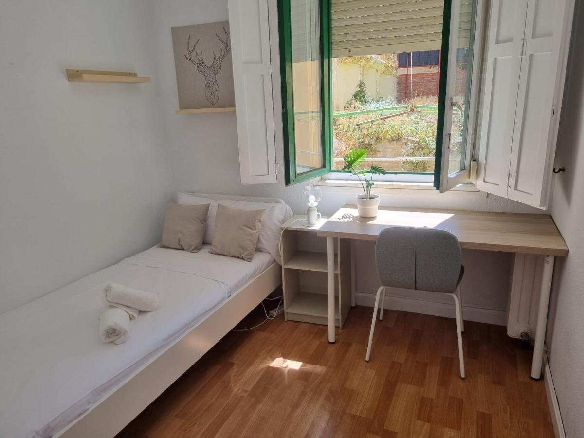 Un Rincon Con Vistas Al Parque Wifi Junto A Catedral By Apartamentos Logroño Extérieur photo