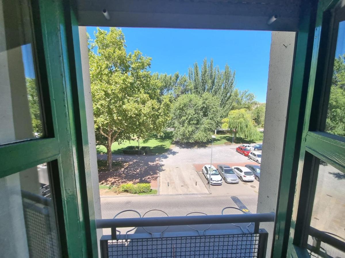 Un Rincon Con Vistas Al Parque Wifi Junto A Catedral By Apartamentos Logroño Extérieur photo