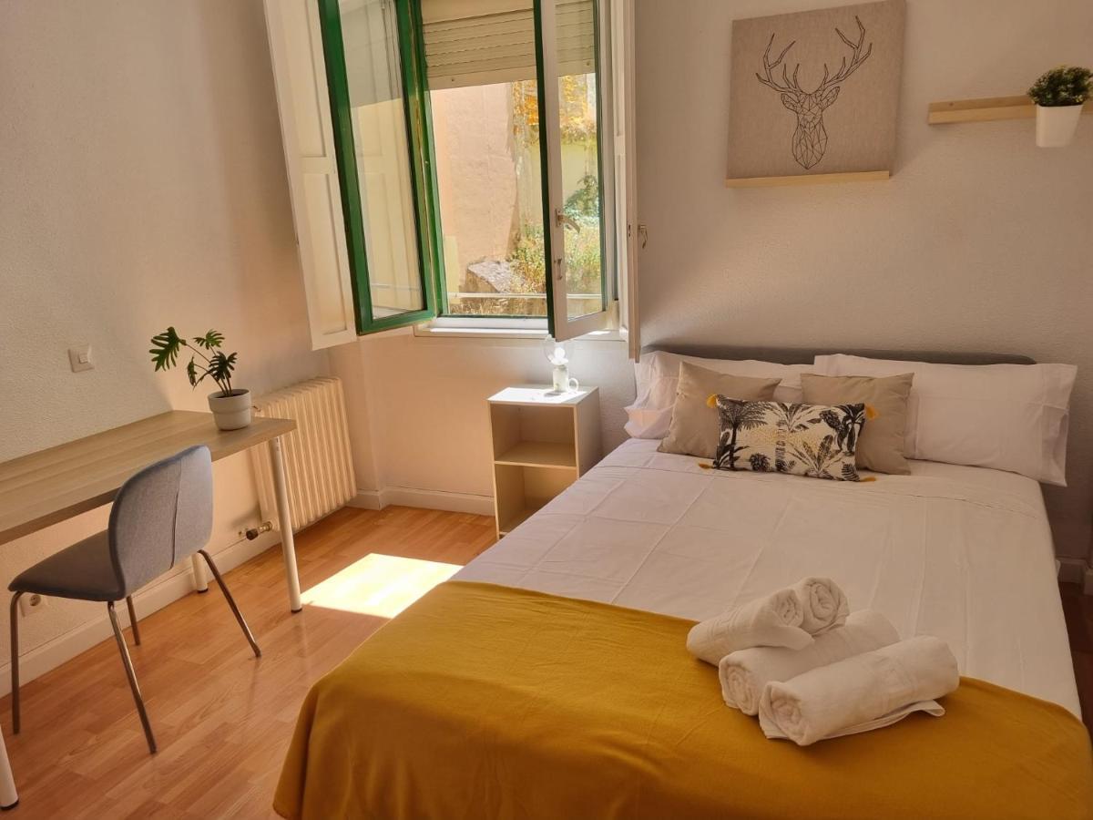 Un Rincon Con Vistas Al Parque Wifi Junto A Catedral By Apartamentos Logroño Extérieur photo