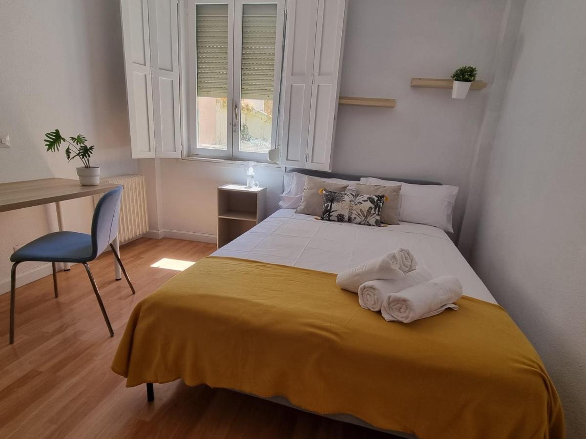 Un Rincon Con Vistas Al Parque Wifi Junto A Catedral By Apartamentos Logroño Extérieur photo